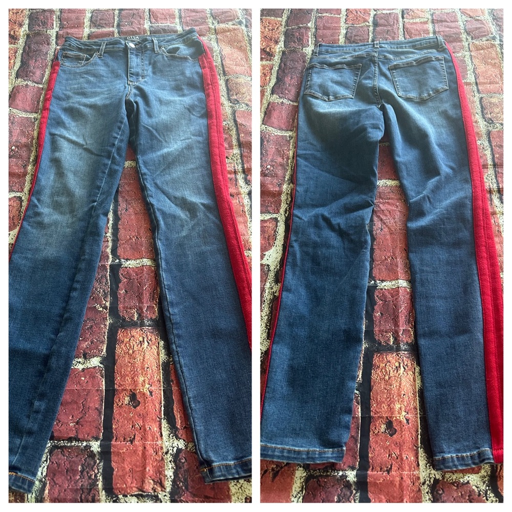 DTLA Brand Jeans size 28
Inseam 30”
Excellent Pre-owned Condition